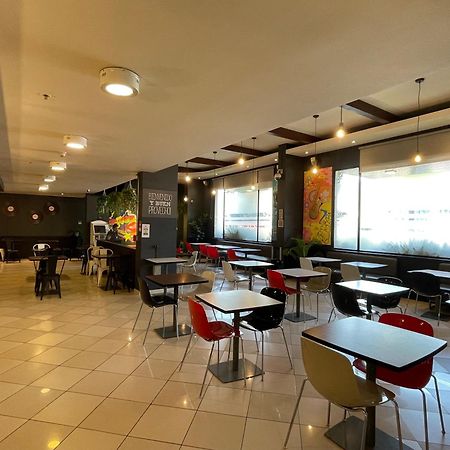 Ibis Santiago Estacion Central Exterior photo