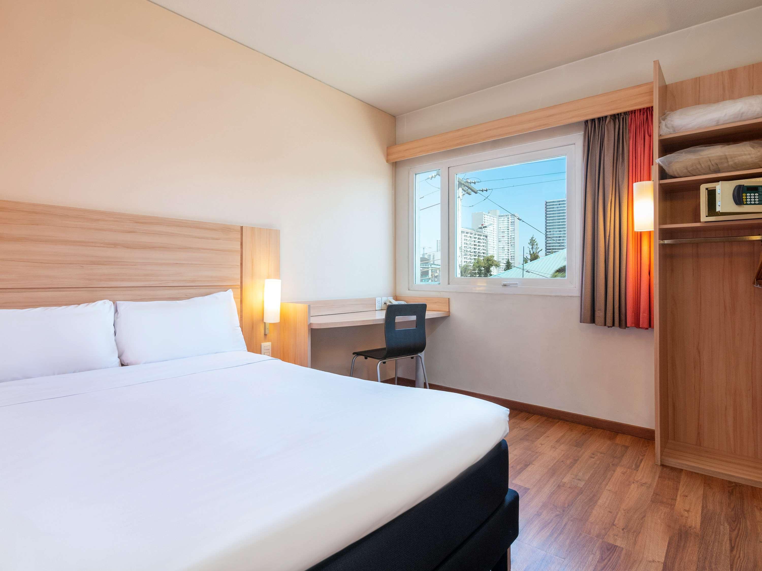 Ibis Santiago Estacion Central Exterior photo