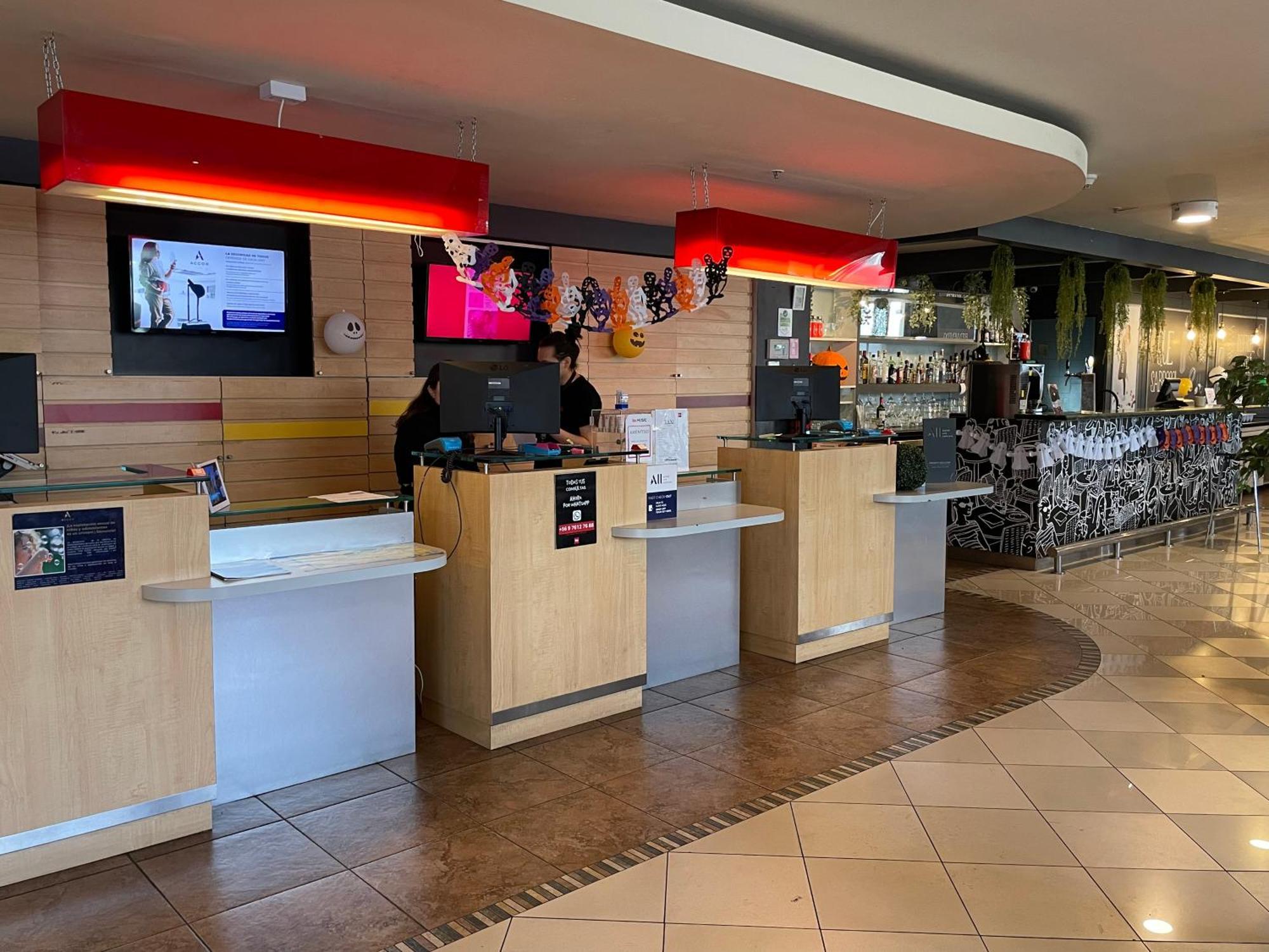 Ibis Santiago Estacion Central Exterior photo