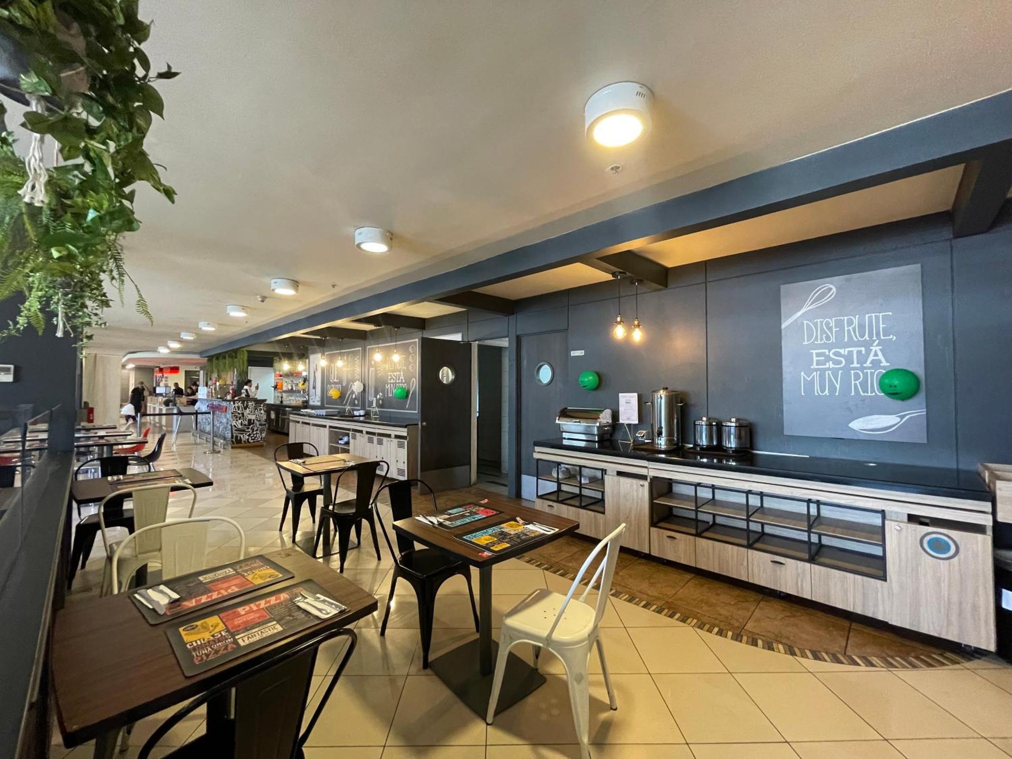 Ibis Santiago Estacion Central Exterior photo