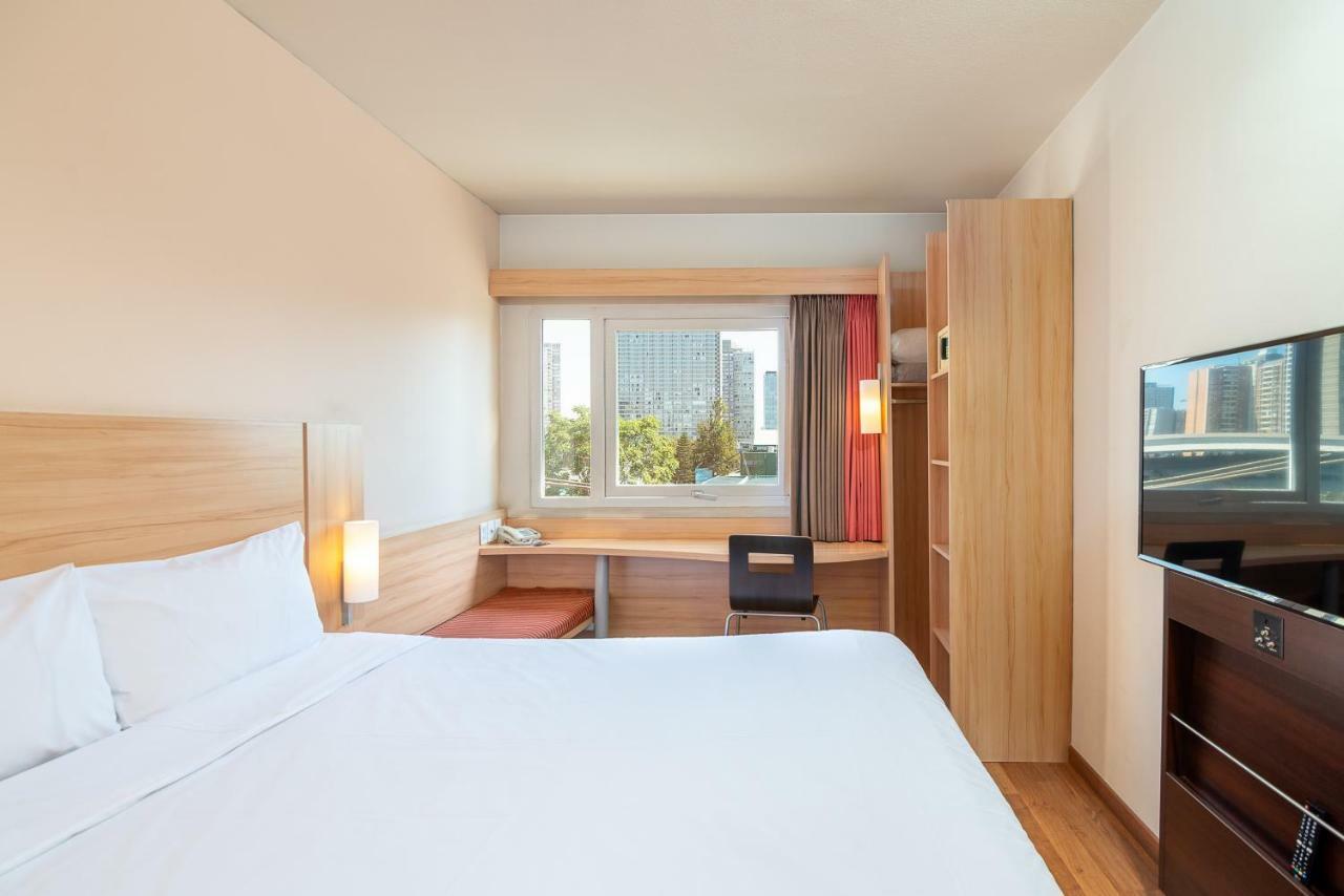 Ibis Santiago Estacion Central Exterior photo